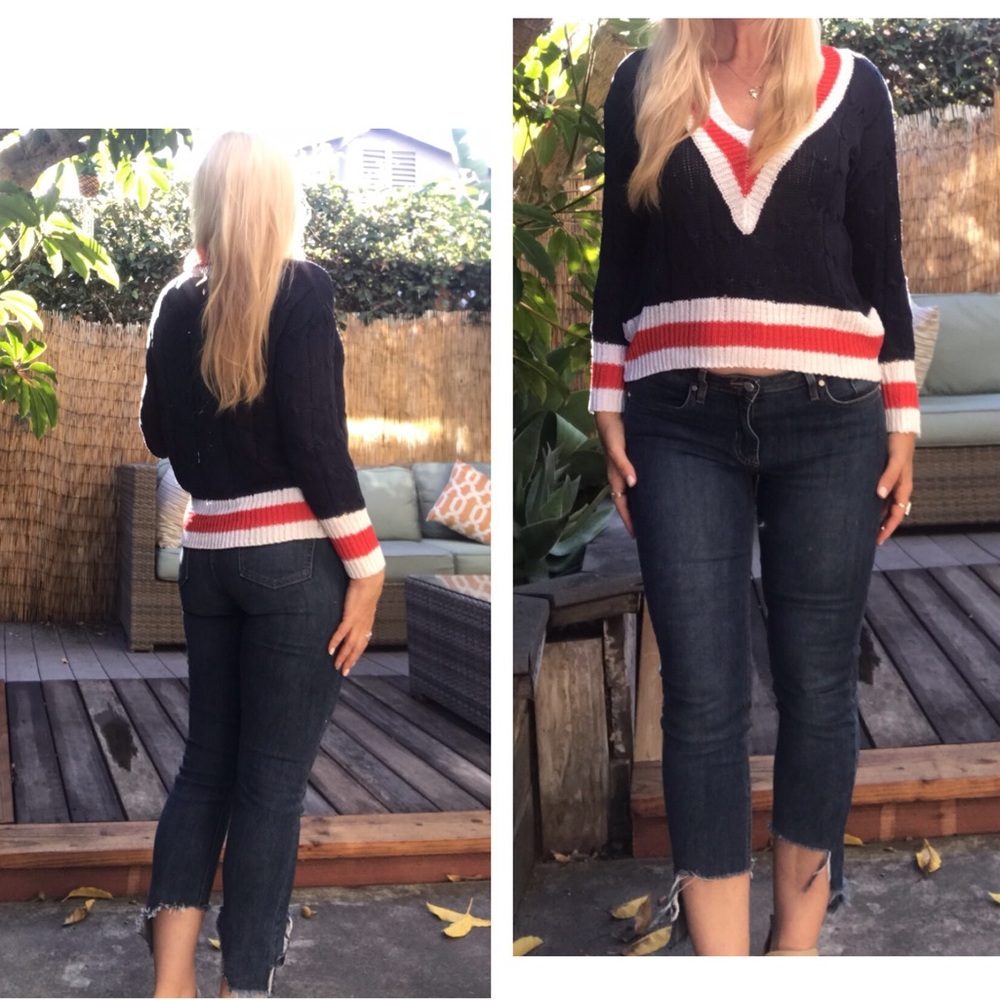 ❄️Classic Navy Nautical V- Neck Sweater 🤩 - Picture 2 of 2